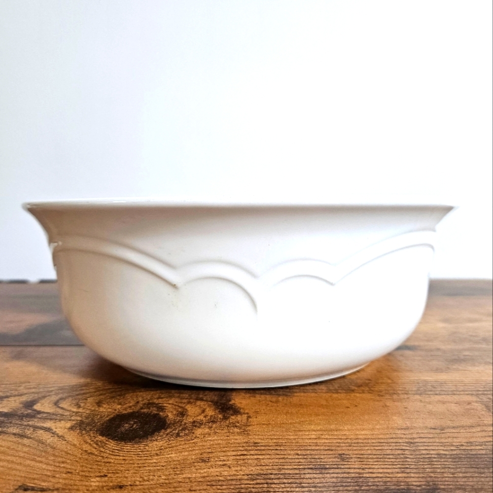 Pfaltzgraff Vintage Gazebo White Lg‎ Casserole Dish Serving Bowl USA Retired 9"